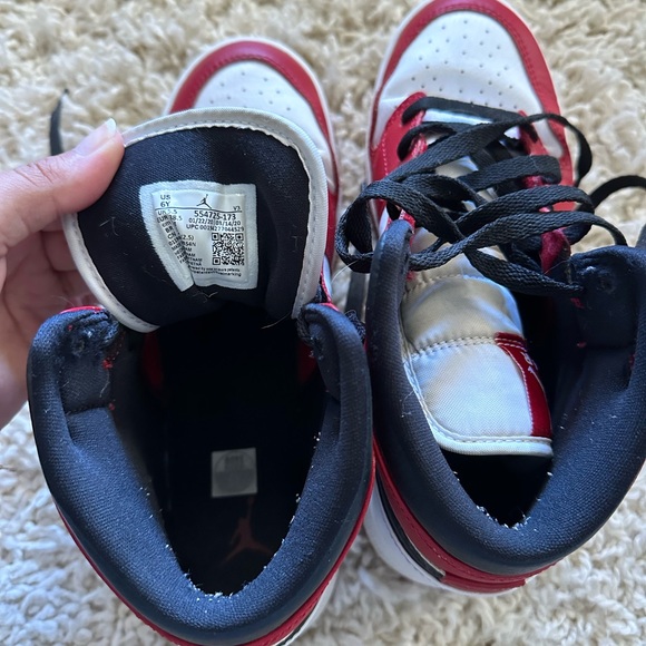 AIR JORDAN 1 MID GS “Chicago 2020” - Picture 6 of 6